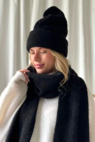 Alpakos vilnos šalikas Juodoji Elegancija - Image 4