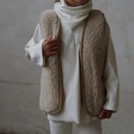 🤎 „Kreminis švelnumas“ – vaikiška alpakos vilnos liemenė - Image 4