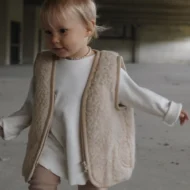 🤎 „Kreminis švelnumas“ – vaikiška alpakos vilnos liemenė - Image 3