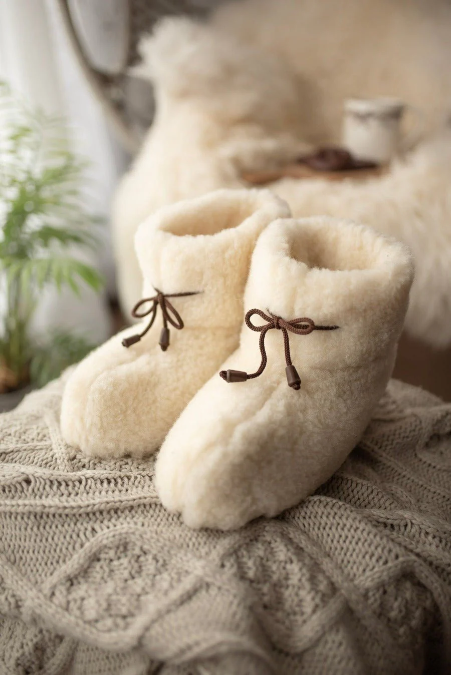 image_d1b63aca-1ef4-424a-bd9a-be81f9596f59 Alpakos kailio šlepetės suaugusiems – maksimalus jaukumas ir prabanga jūsų kojoms - Image 1