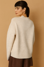 „Cream Cloud Luxe“ – Premium Alpakos Vilnos Megztinis - Image 2