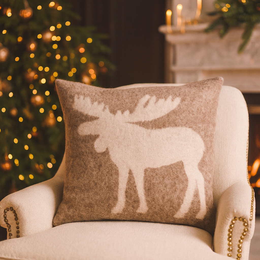 ChatGPT Image Dec 2, 2025, 01_17_00 AM „Alpacos Dreams Nordic Elk Luxe“ – dvipusė prabangi vilnonė pagalvėlė - Image 1