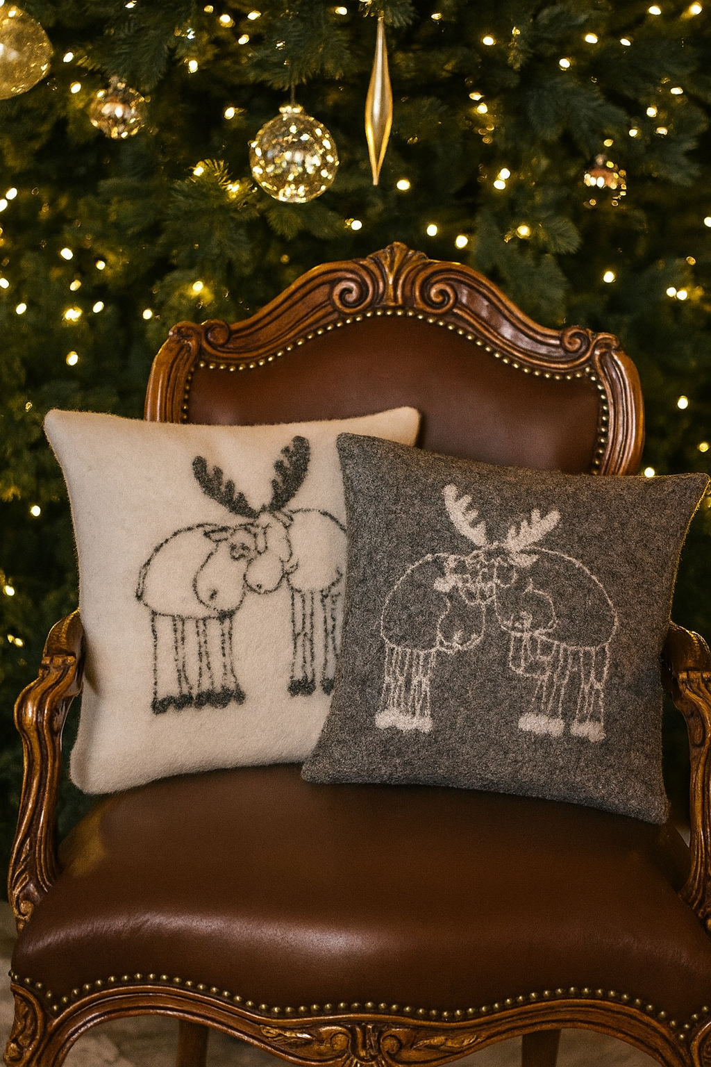 ChatGPT Image Dec 2, 2025, 01_30_00 AM „Alpacos Dreams Nordic Love Duo“ – dvipusė prabangi vilnonė pagalvėlė - Image 1