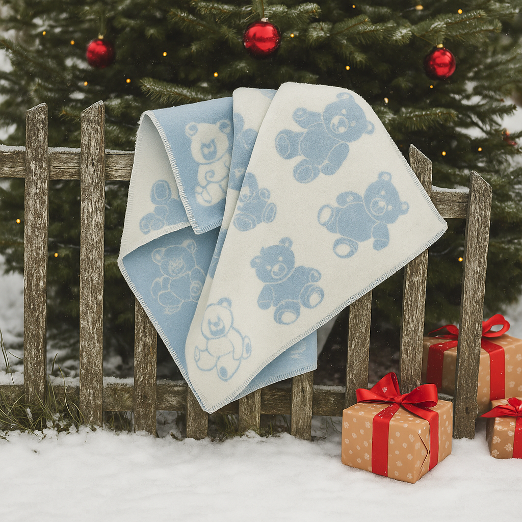 ChatGPT Image Dec 2, 2025, 12_30_00 AM „Mėlynasis Meškiuko Apkabinimas“ – vaikiškas vilnos pledukas - Image 1